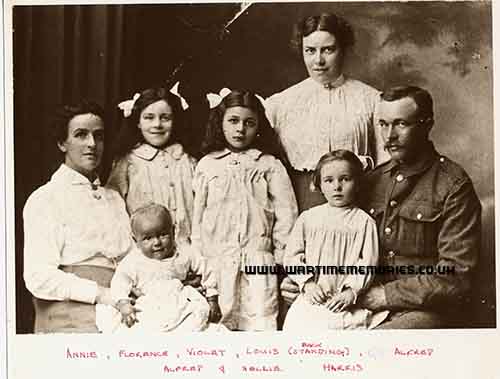 Alfred George Harris with wife Annie (nee Wilby) and childred Violet, Florence, Nellie and Alfred and sister Louis